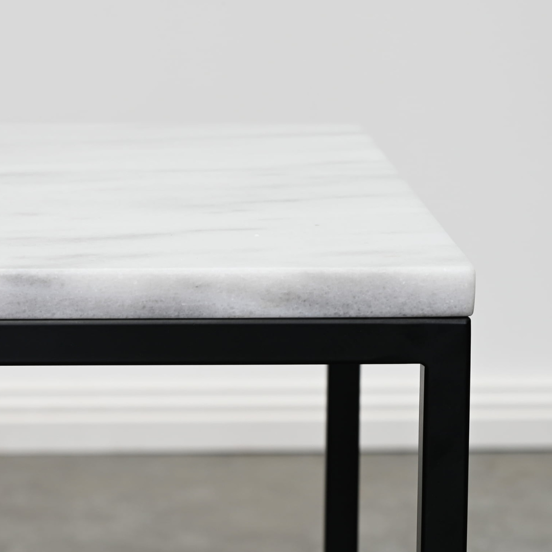 Table d'appoint en marbre blanc
