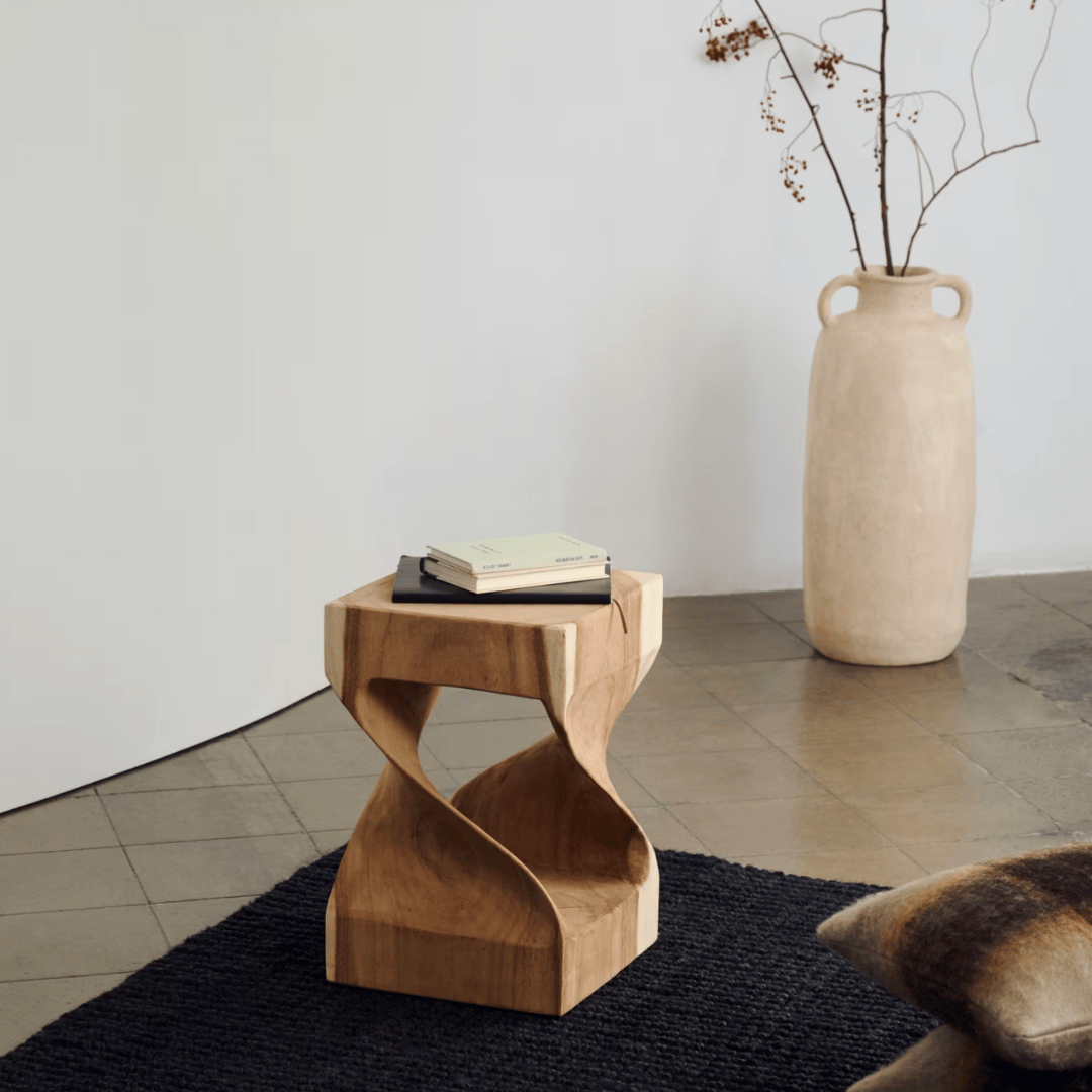 Table d'appoint en bois naturel avec rangement pour le salon