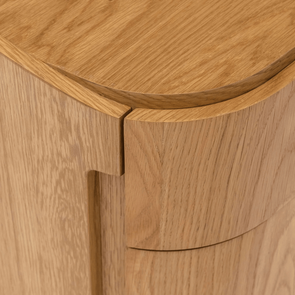 Table de chevet moderne en chêne naturel avec fermeture amortie pour chambre à coucher