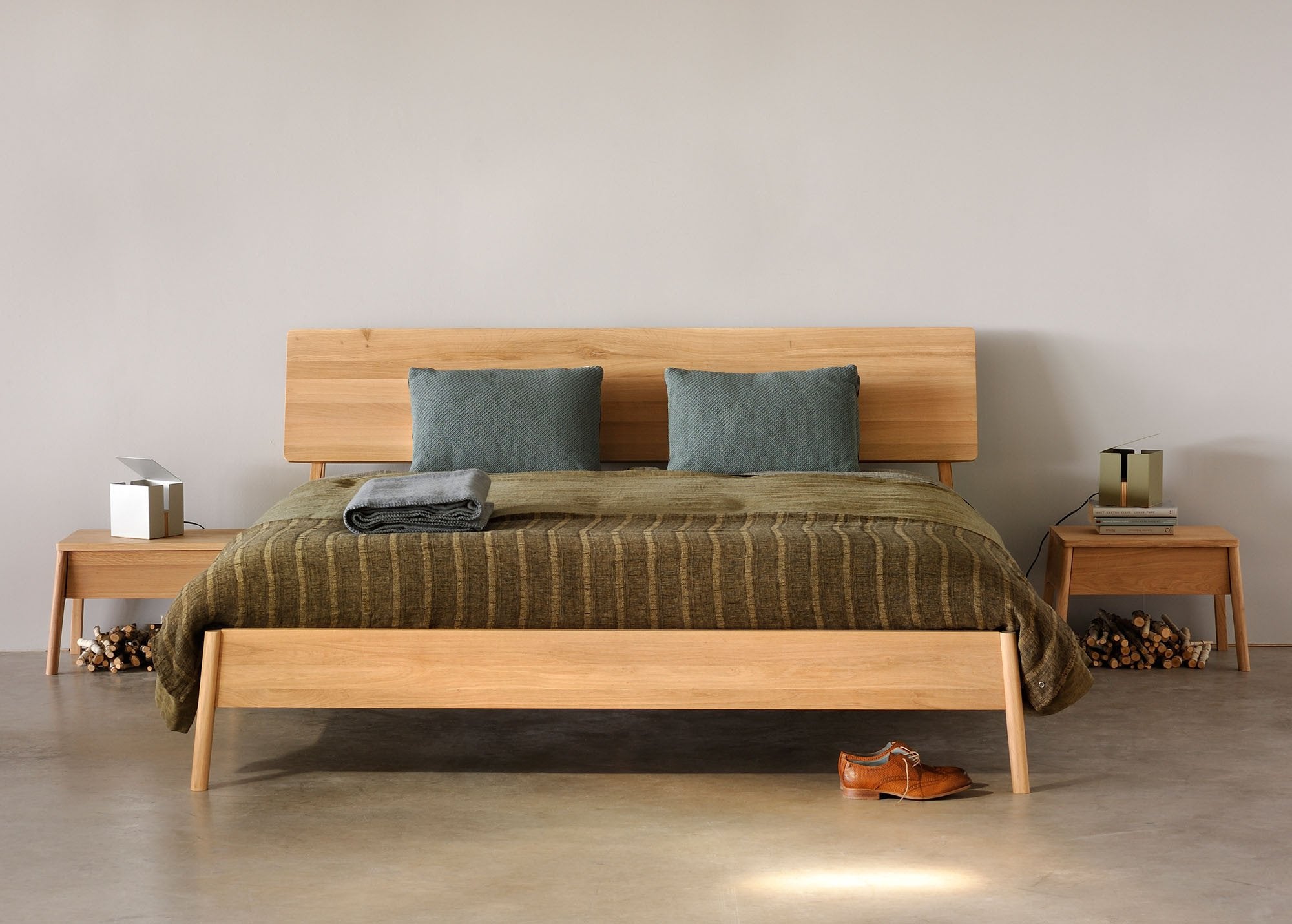 Table de Chevet en Chêne du Milieu du Siècle pour Chambre à Coucher