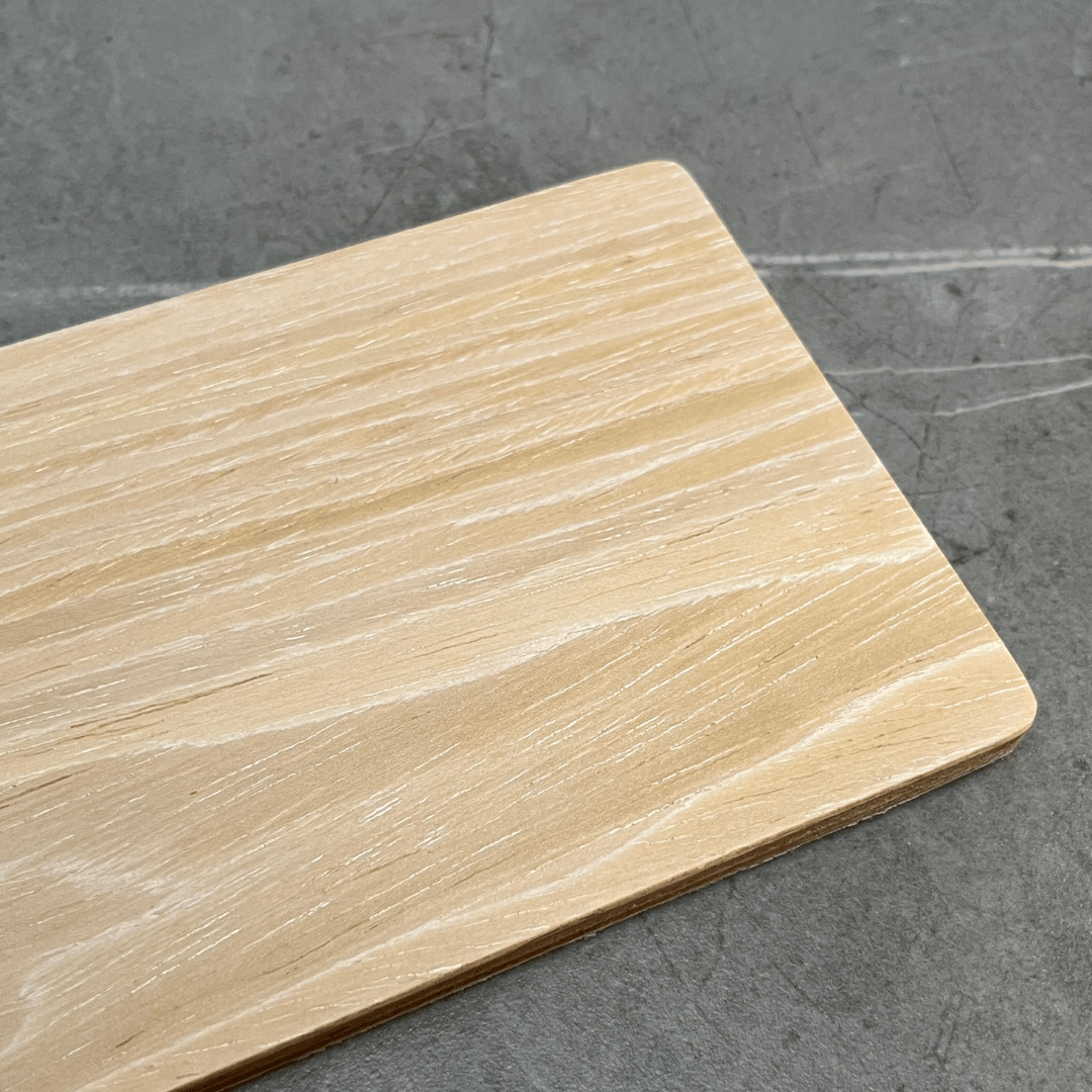 Table de chevet moderne en marbre et chêne avec fermeture amortie pour chambre à coucher