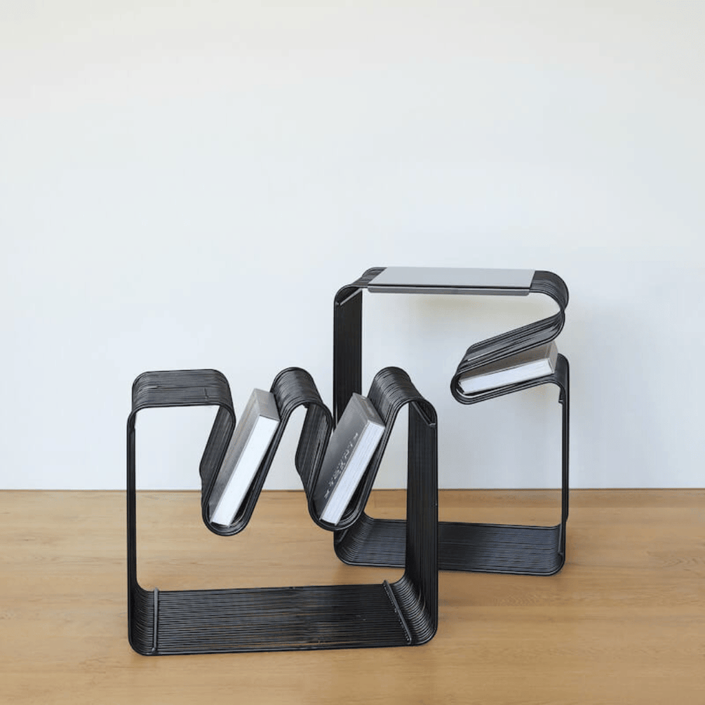 Table d'appoint en métal noir