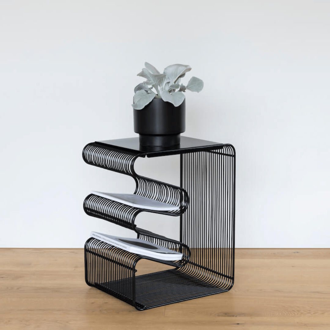 Table d'appoint en métal noir