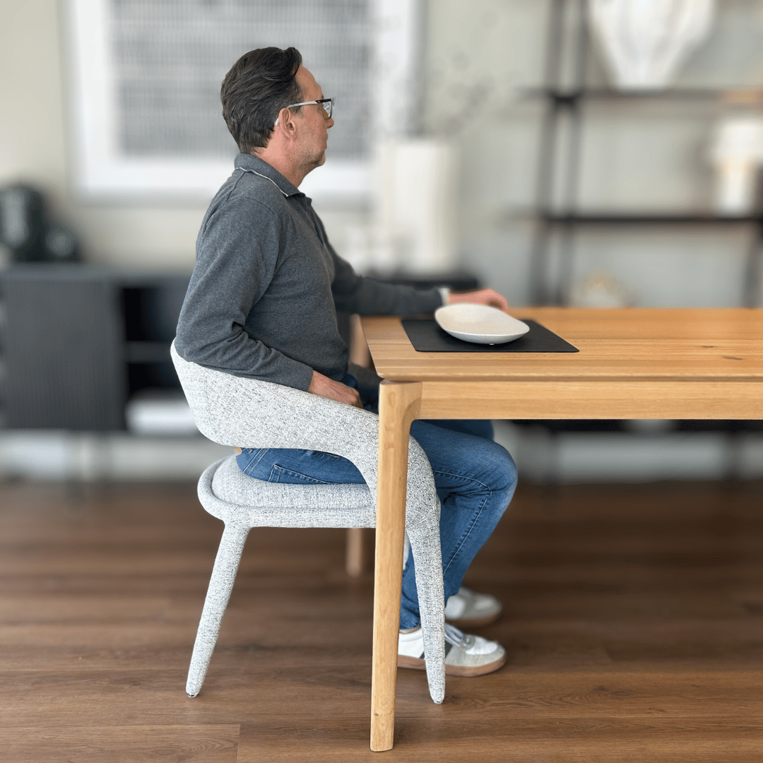 Chaise de salle à manger minimaliste en tissu beige