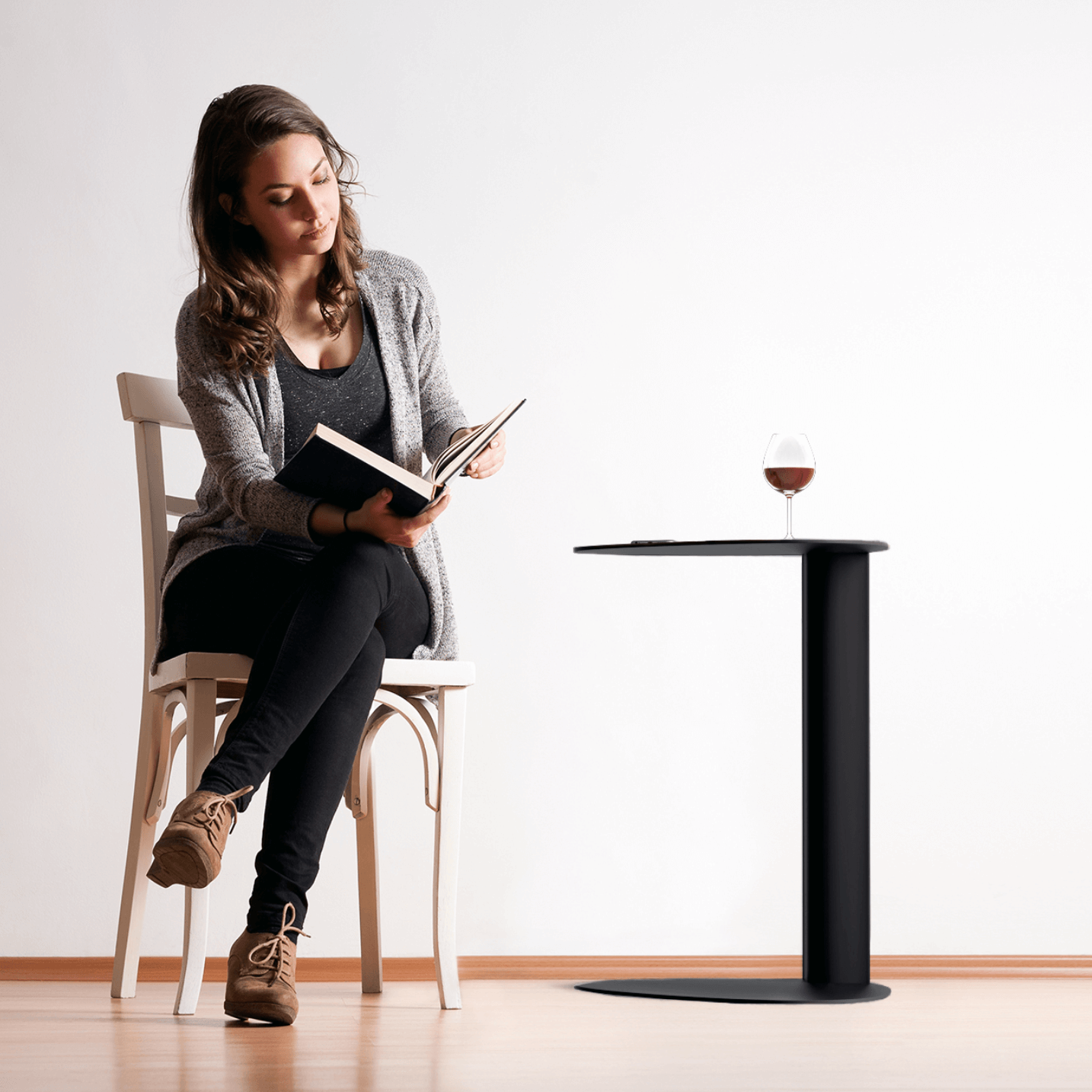 Table d'appoint en acier noir