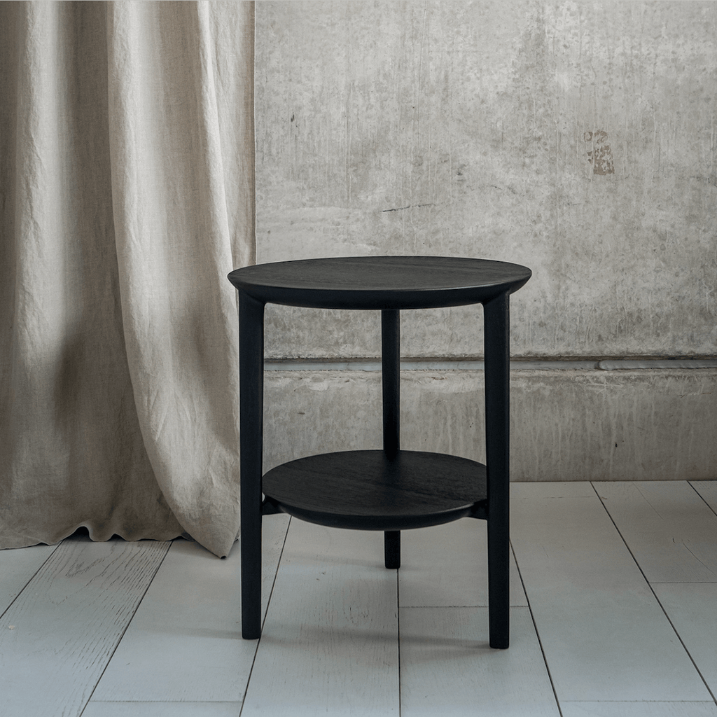 Table d'appoint moderne en chêne noir