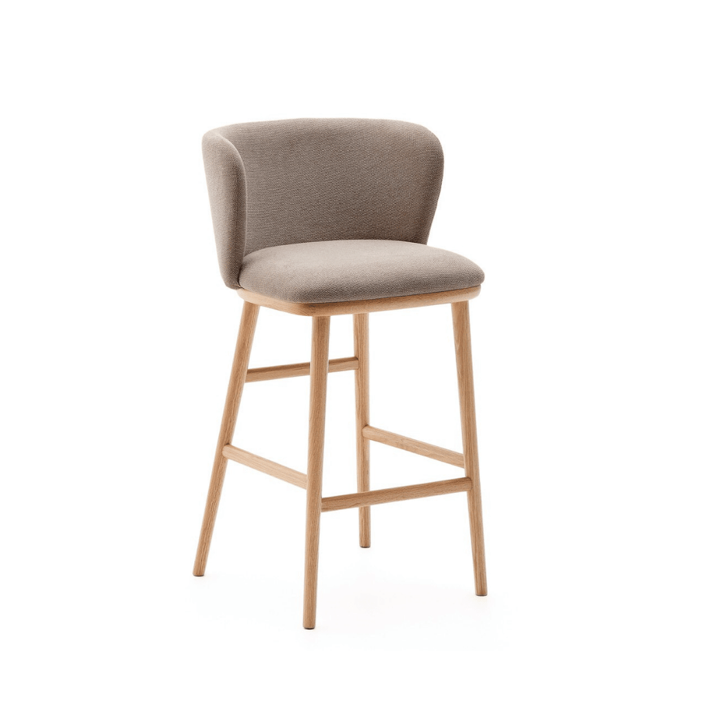 Tabouret de bar Chenille en frêne naturel avec mousse haute densité et dossier incurvé pour cuisine