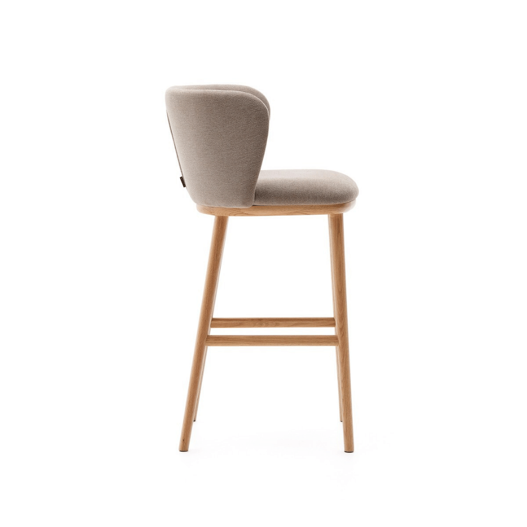 Tabouret de bar Chenille en frêne naturel avec mousse haute densité et dossier incurvé pour cuisine