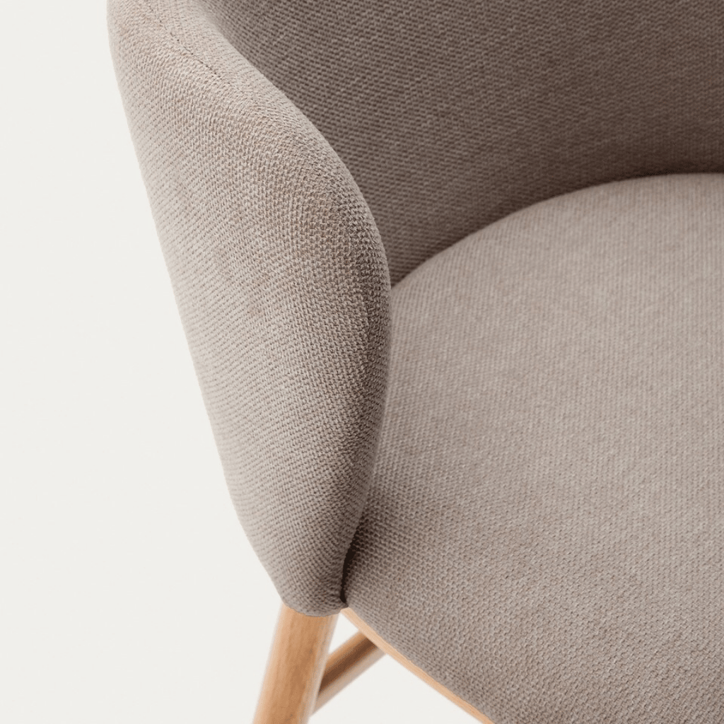 Tabouret de bar Chenille en frêne naturel avec mousse haute densité et dossier incurvé pour cuisine