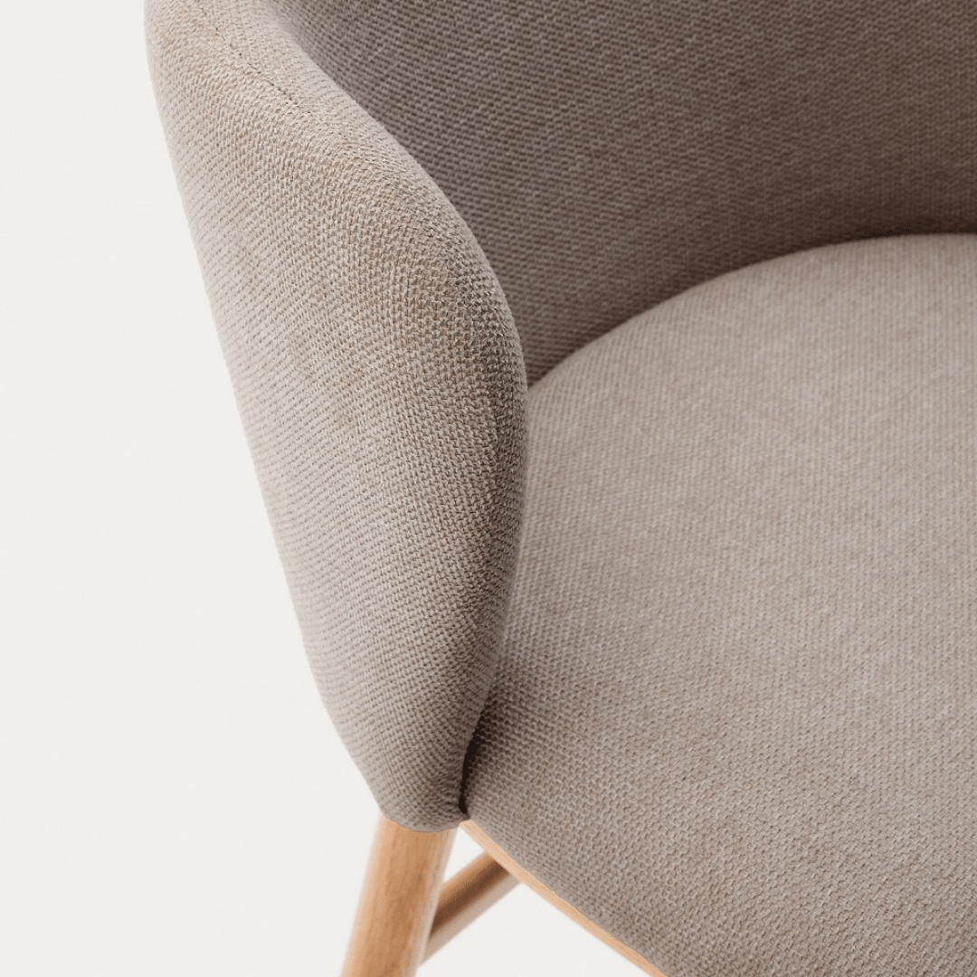 Tabouret de bar Chenille en frêne naturel avec mousse haute densité et dossier incurvé pour cuisine