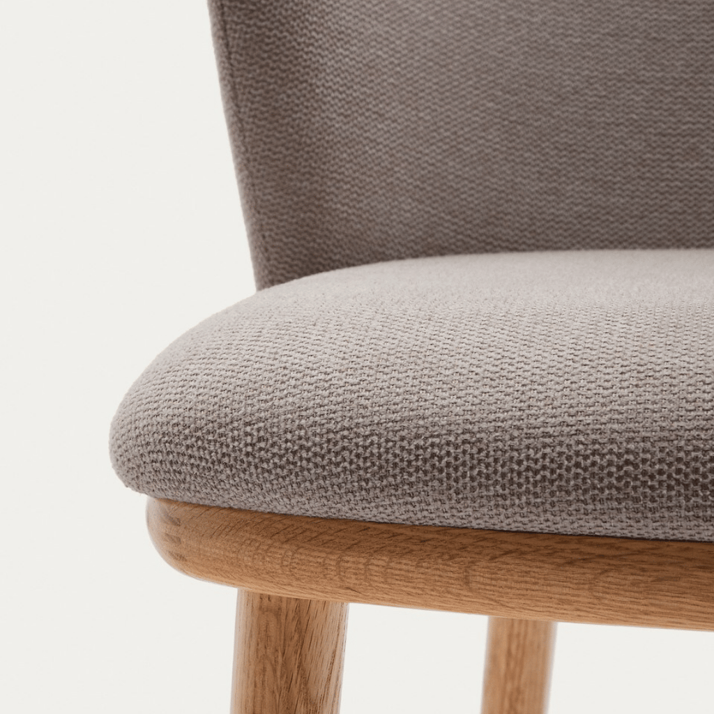 Tabouret de bar Chenille en frêne naturel avec mousse haute densité et dossier incurvé pour cuisine
