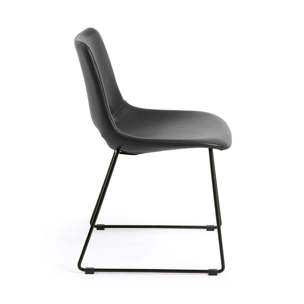 Chaise de salle à manger en similicuir noir de style Mid-Century