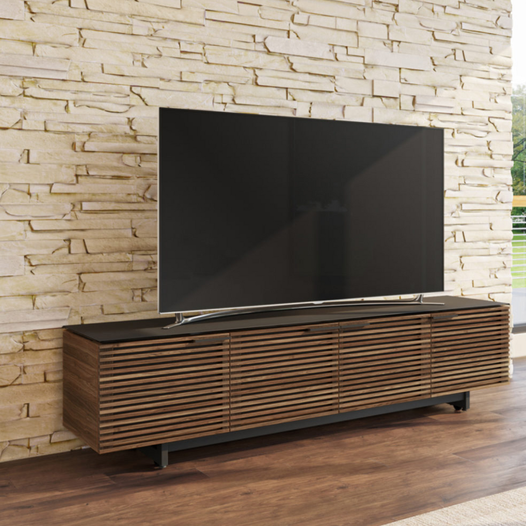 Meuble TV moderne en noyer naturel pour salon