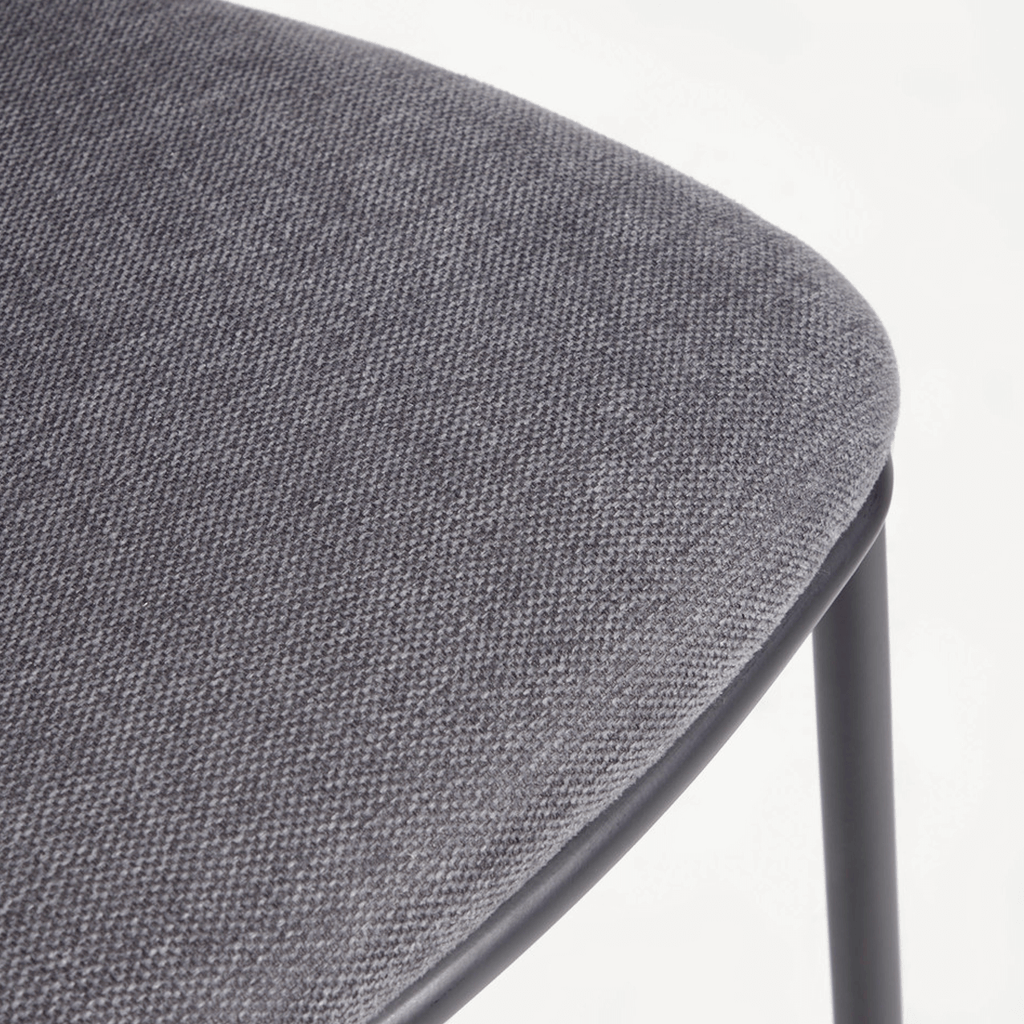 Tabouret de bar moderne en chenille anthracite avec mousse haute densité et dossier incurvé pour cuisine