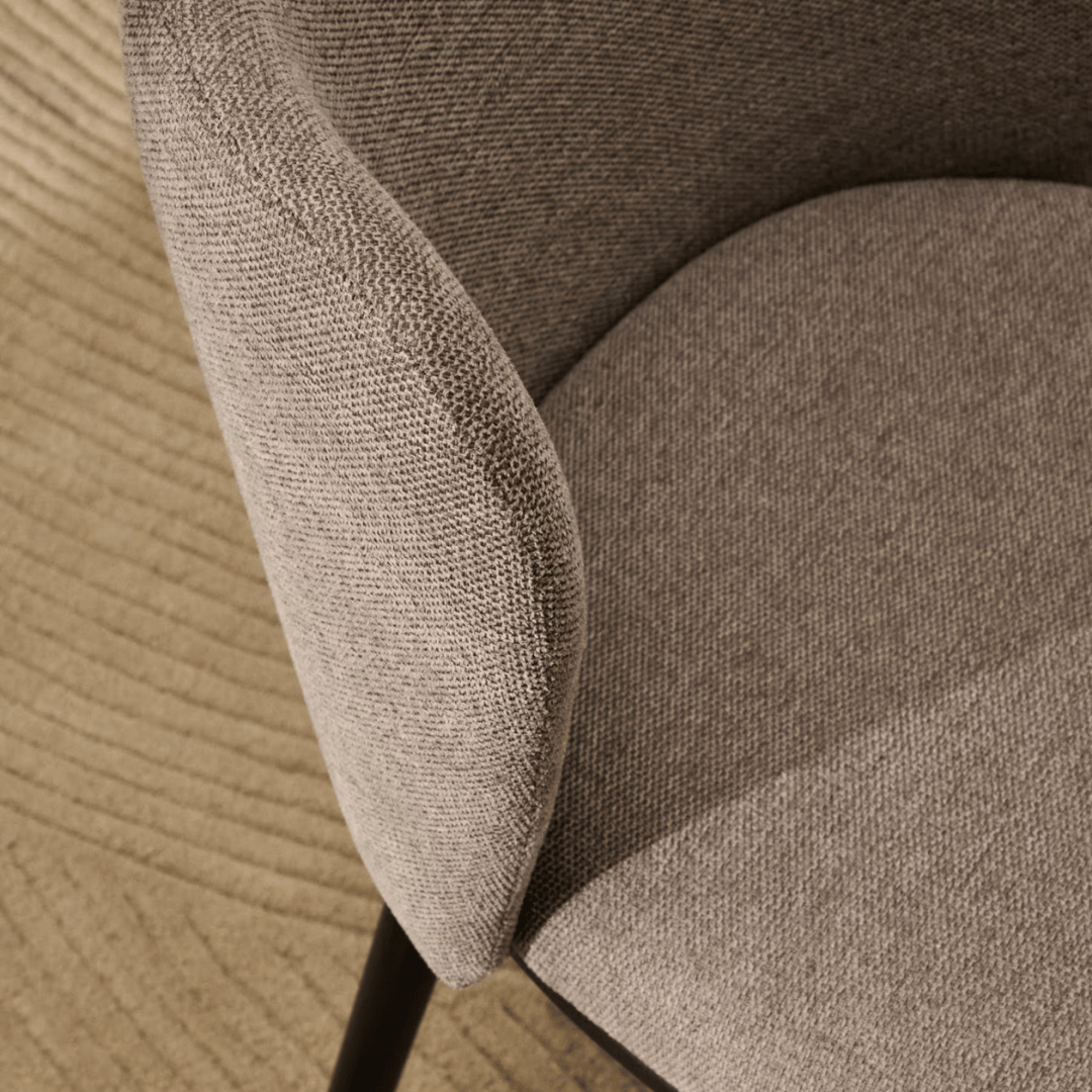 Chaise de salle à manger moderne cappuccino en chenille avec mousse haute densité et dossier incurvé