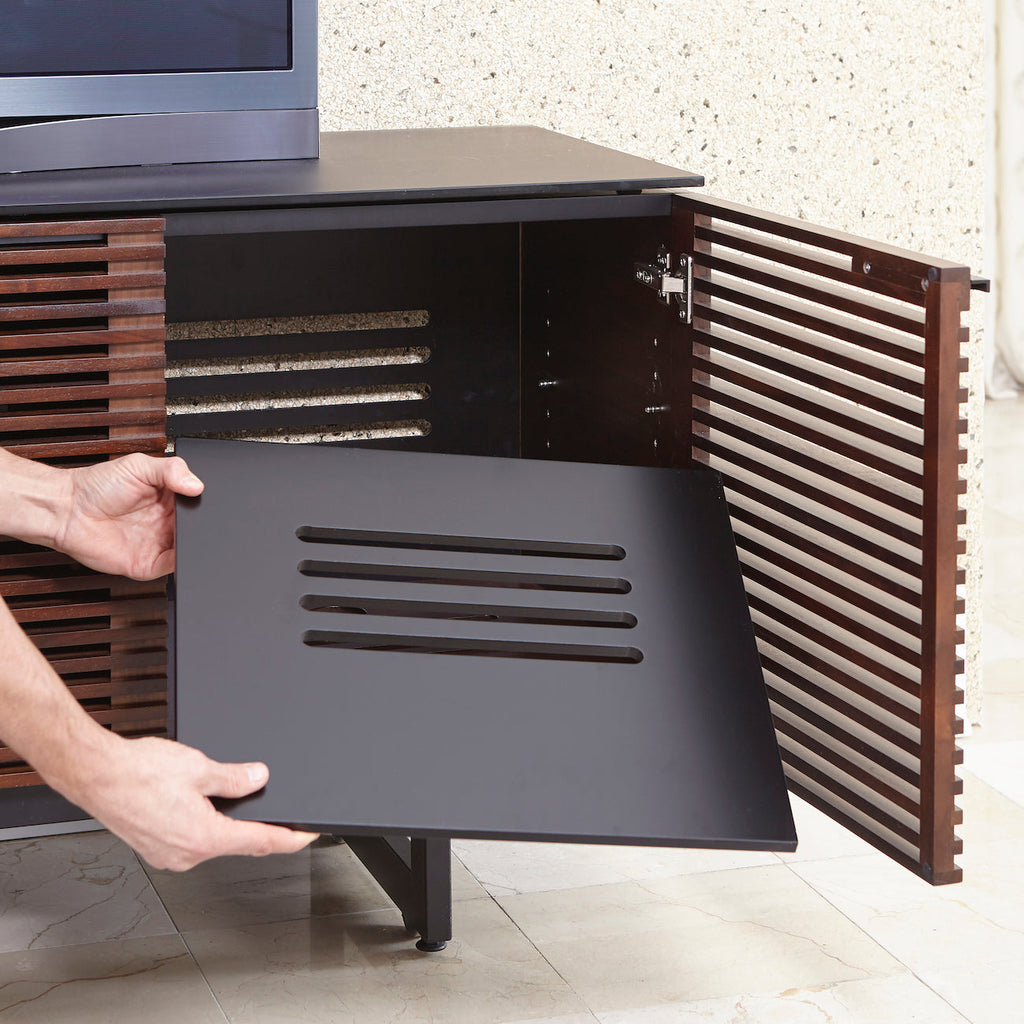 Meuble de divertissement en noyer et charbon de bois de style Mid-Century avec rangement pour le salon
