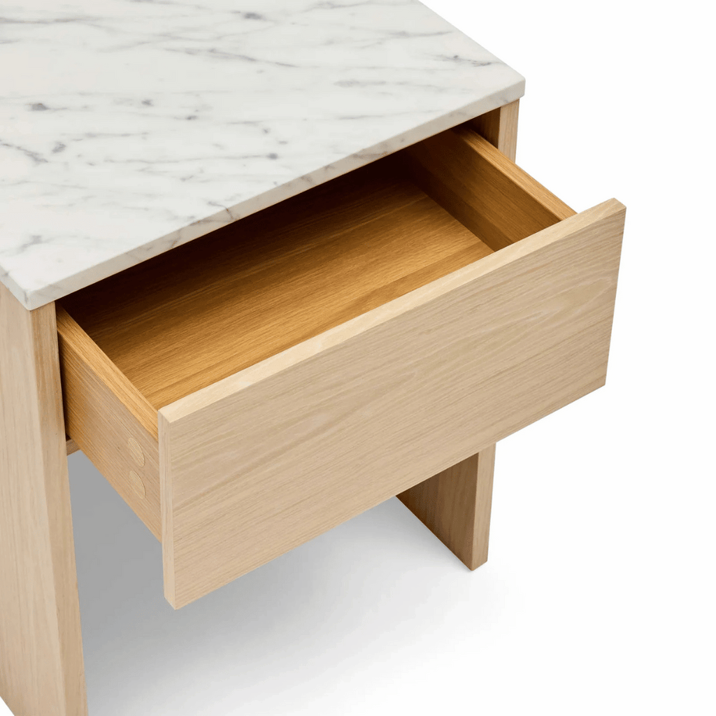 Table de chevet moderne en marbre et chêne avec fermeture amortie pour chambre à coucher