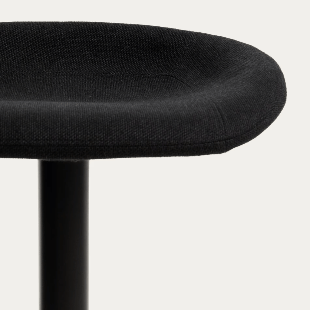 Tabouret de bar en acier noir pivotant et rembourré pour cuisine