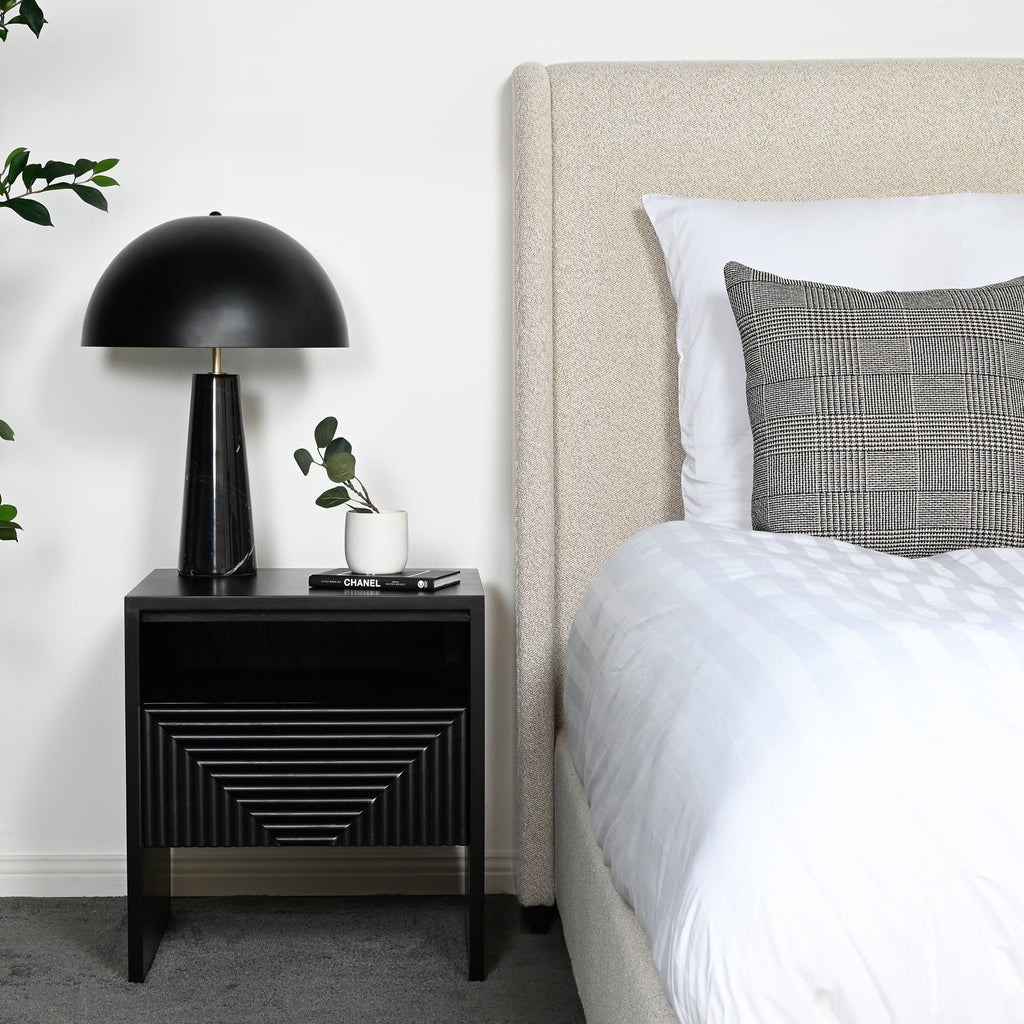 Table de chevet noire en bois pour chambre à coucher