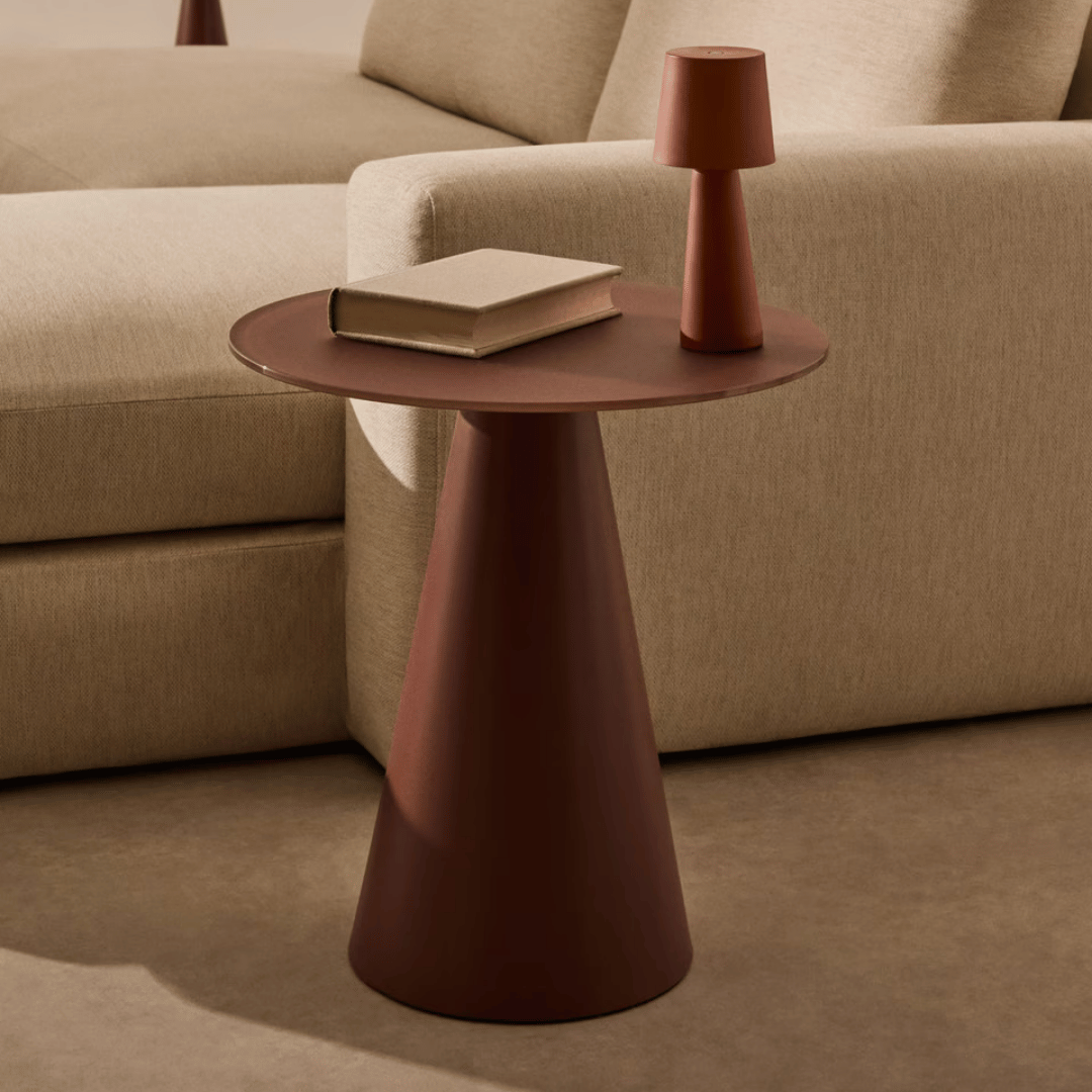 Table d'appoint en métal moderne