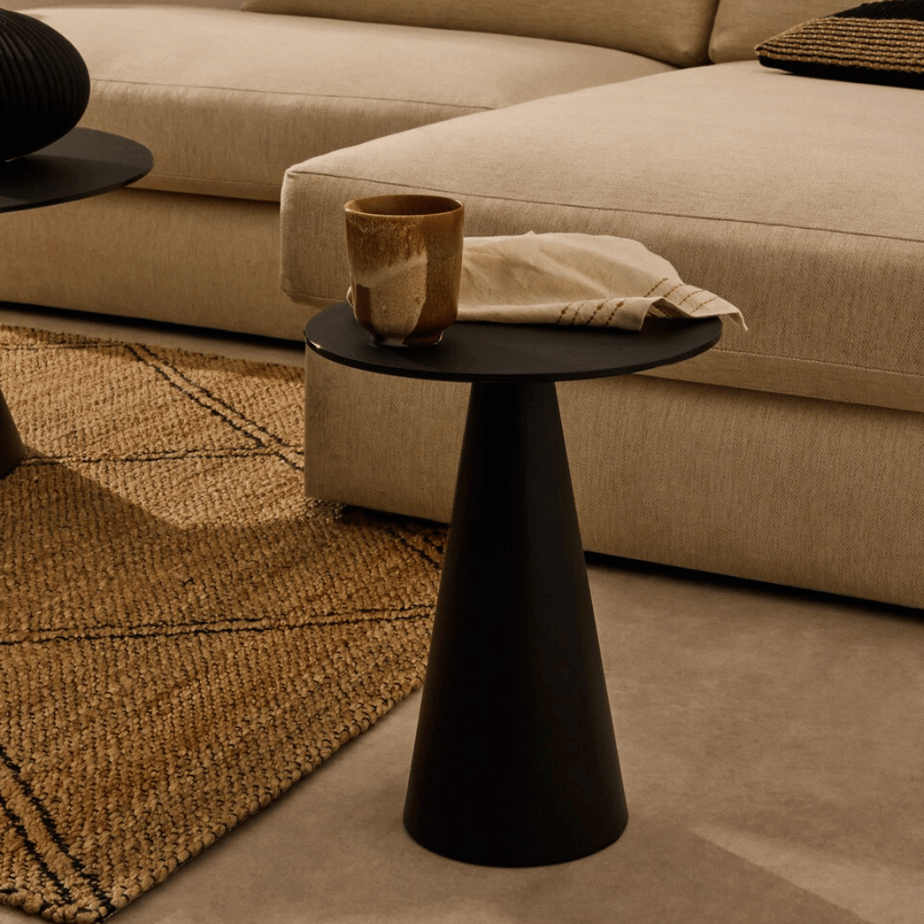 Table d'appoint moderne en métal noir