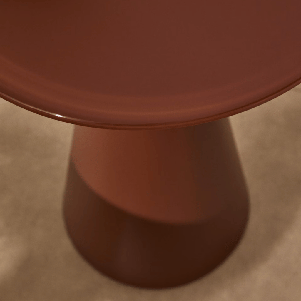 Table d'appoint en métal moderne