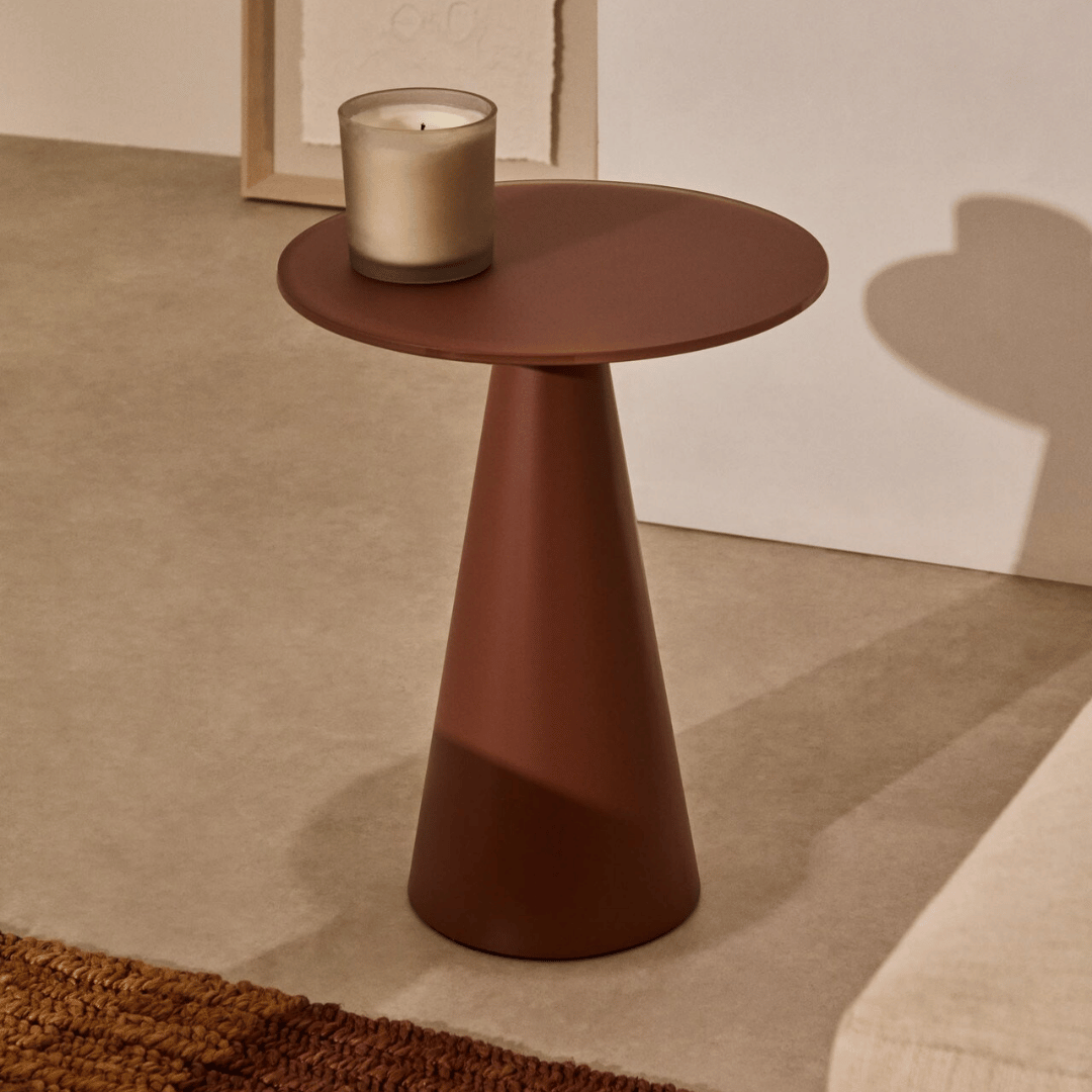 Table d'appoint en métal moderne