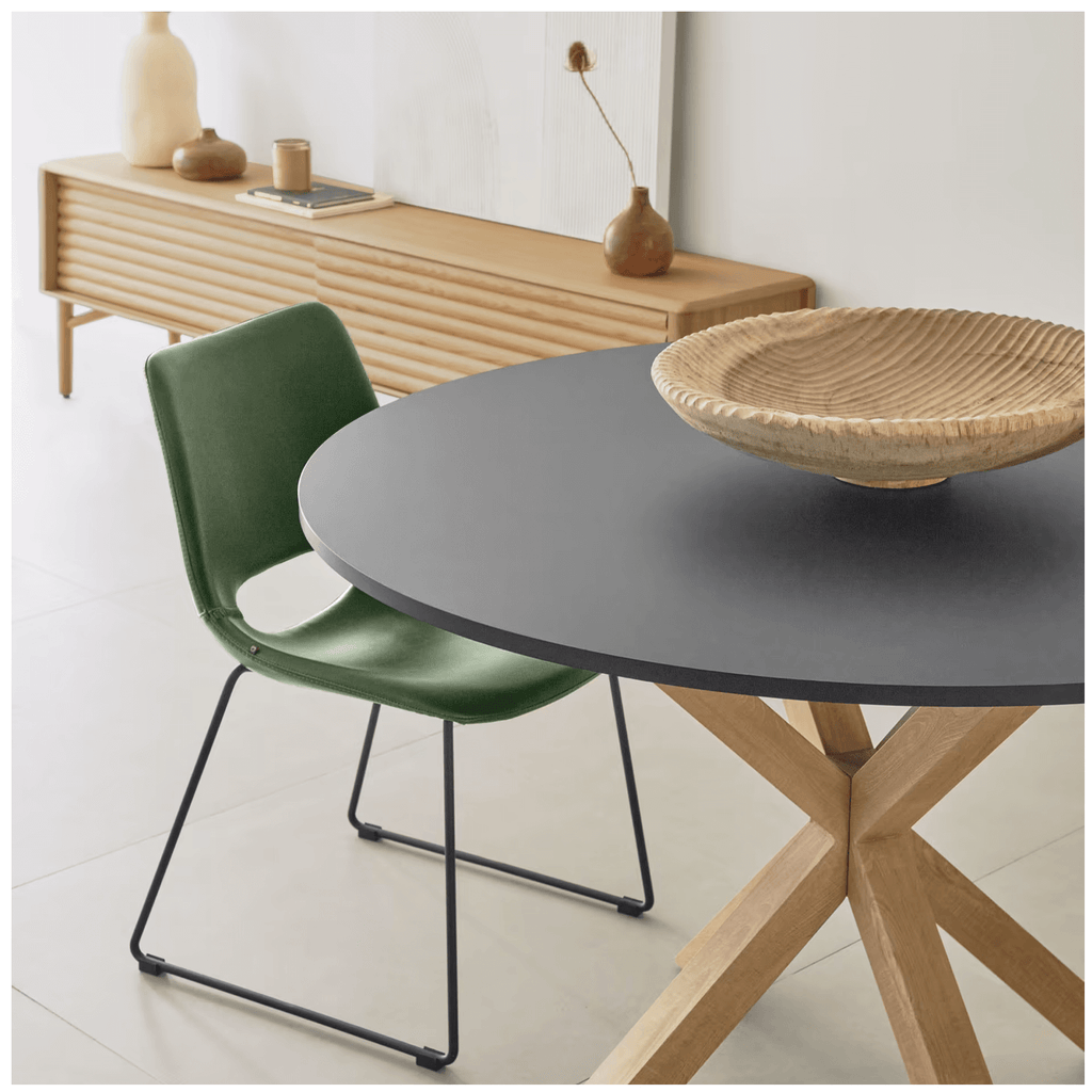 Chaise de salle à manger en similicuir vert style Mid-Century