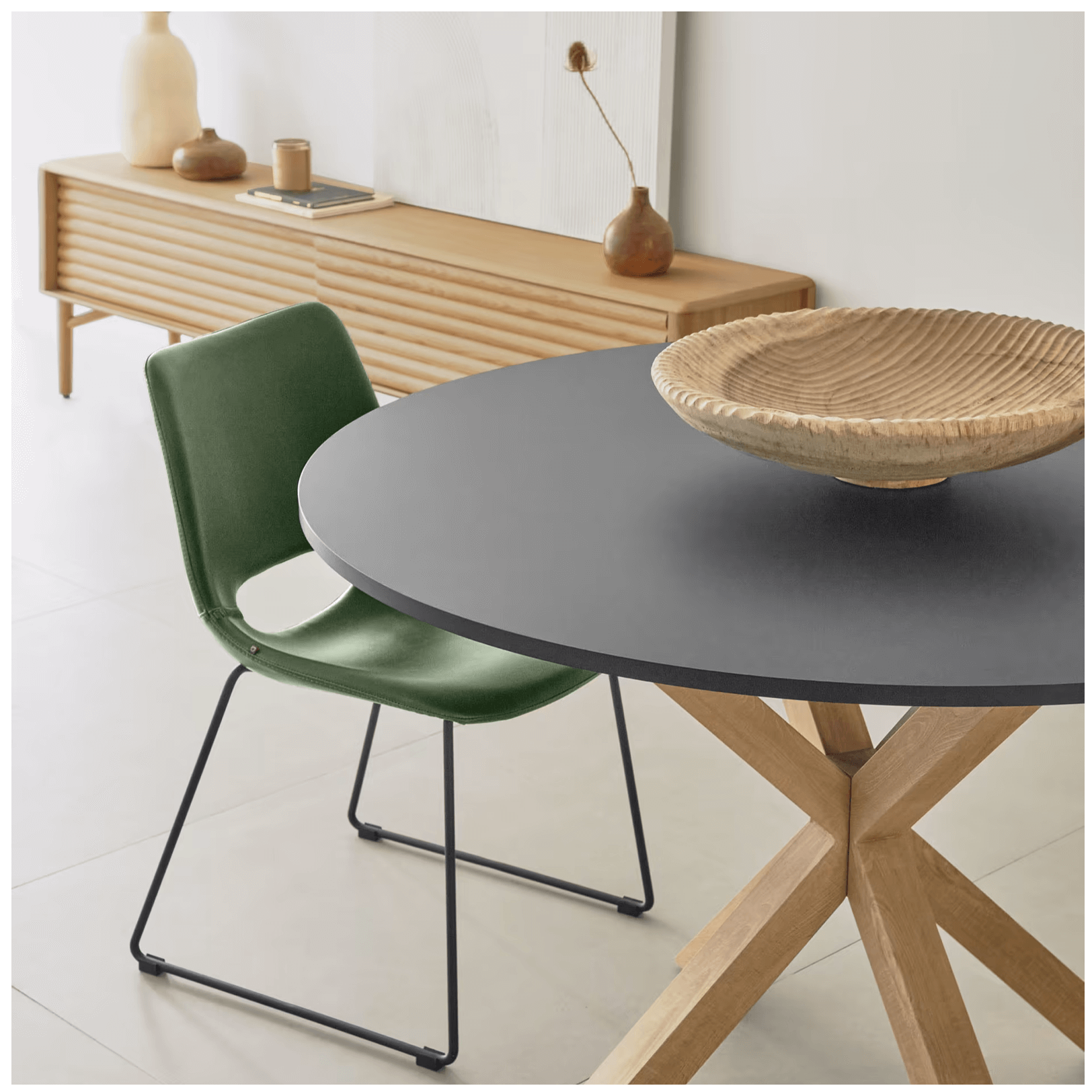Chaise de salle à manger en similicuir vert style Mid-Century
