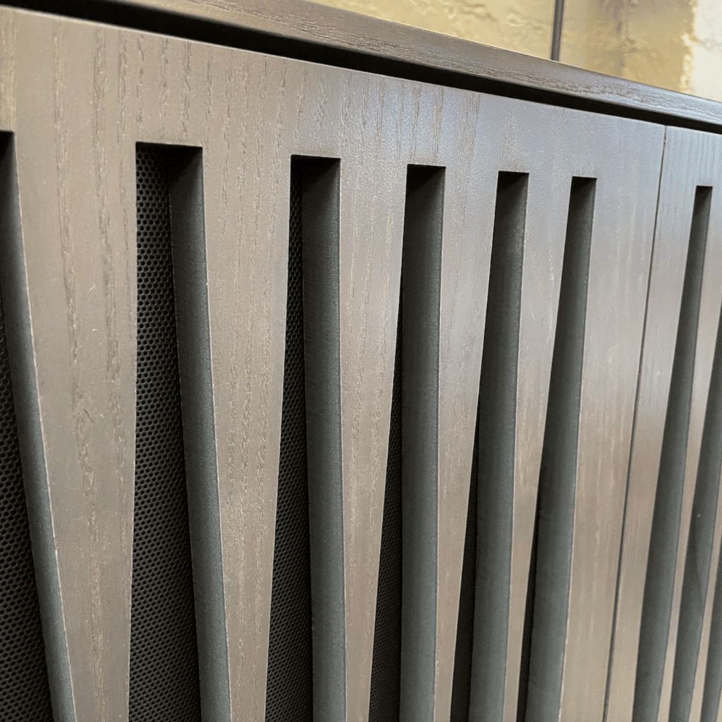 Meuble TV en métal anthracite de style Mid-Century pour salon