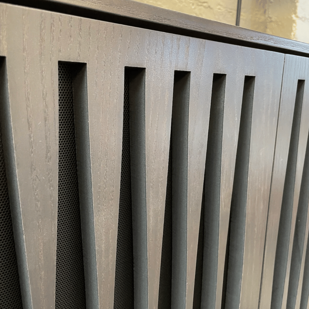 Meuble TV en métal anthracite de style Mid-Century pour salon