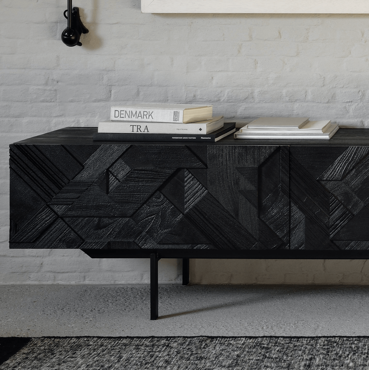 Meuble TV moderne noir en métal pour salon