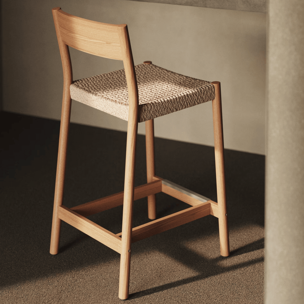 Tabouret de bar rustique en chêne naturel avec dossier incurvé pour la cuisine