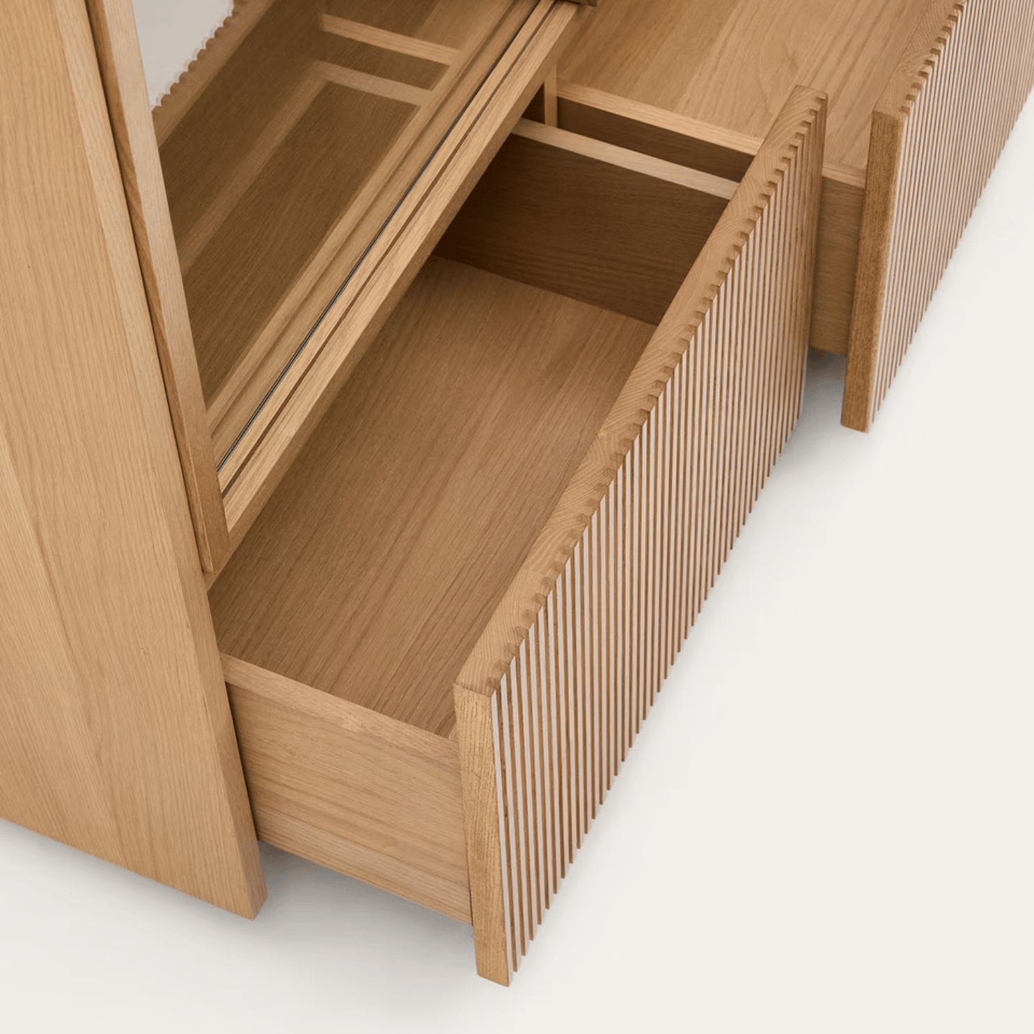 Meuble de rangement moderne en chêne avec rangement pour salon