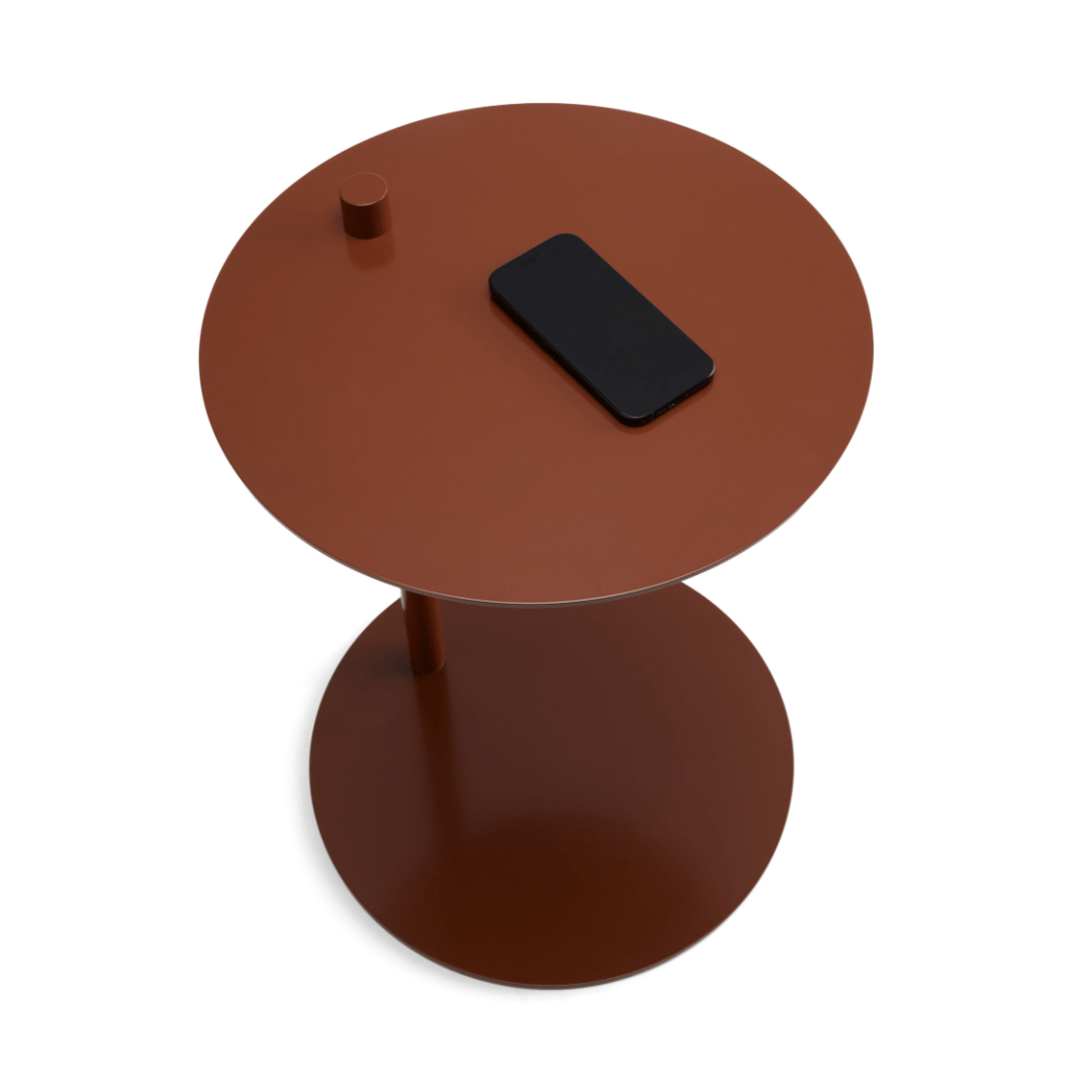 Table d'appoint en métal rouillé