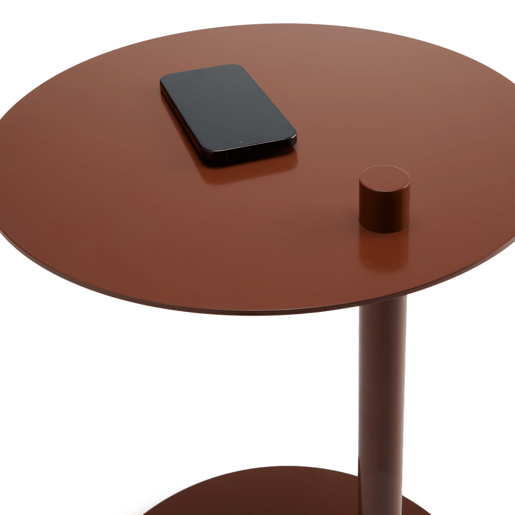 Table d'appoint en métal rouillé