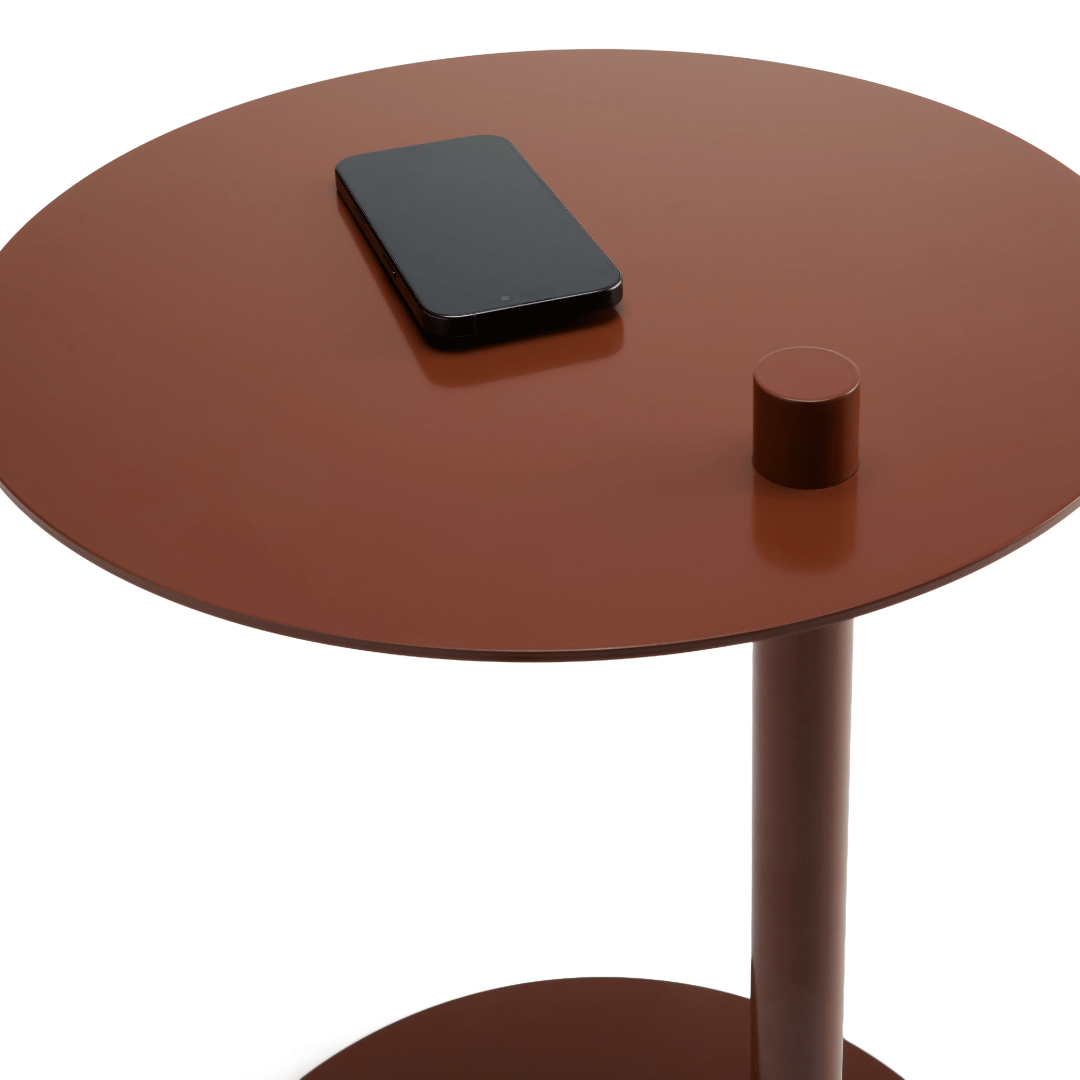 Table d'appoint en métal rouillé