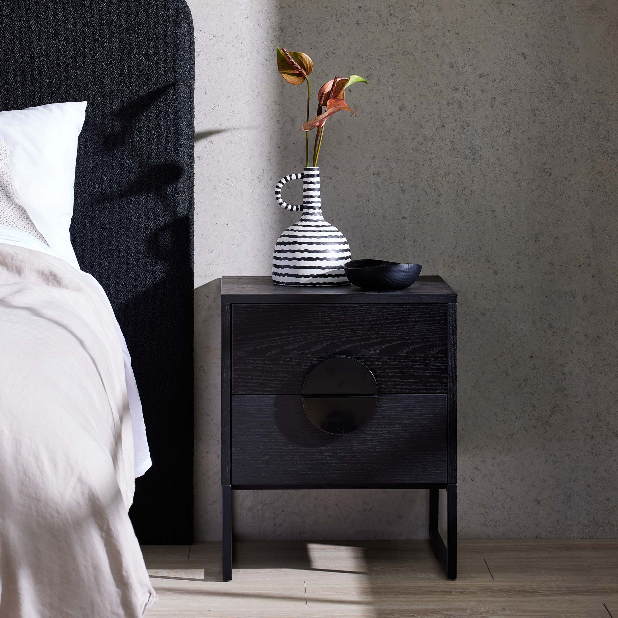 Table de chevet moderne en chêne noir pour chambre à coucher