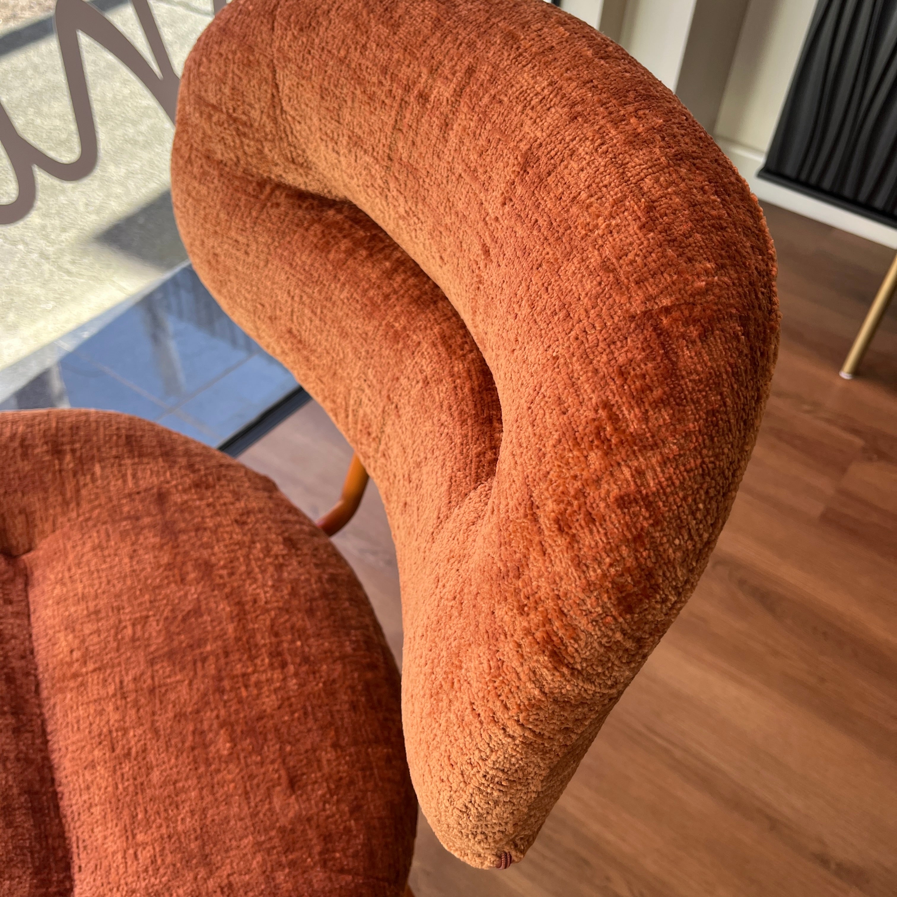 Chaise de salle à manger moderne en chenille avec revêtement tissu pour salle à manger