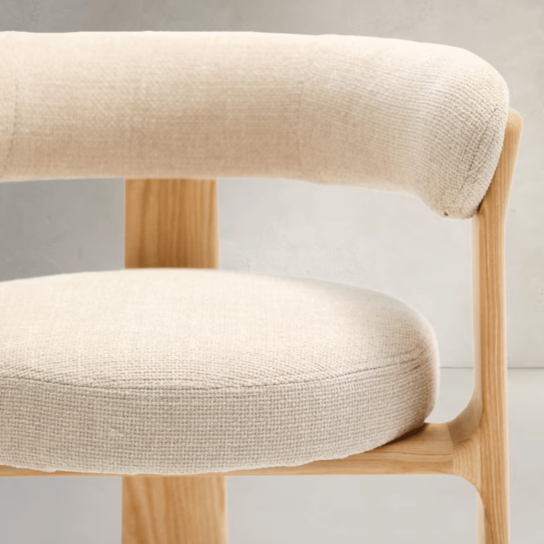 Chaise de salle à manger Mid-Century en frêne naturel avec mousse haute densité et pieds en bois pour salle à manger