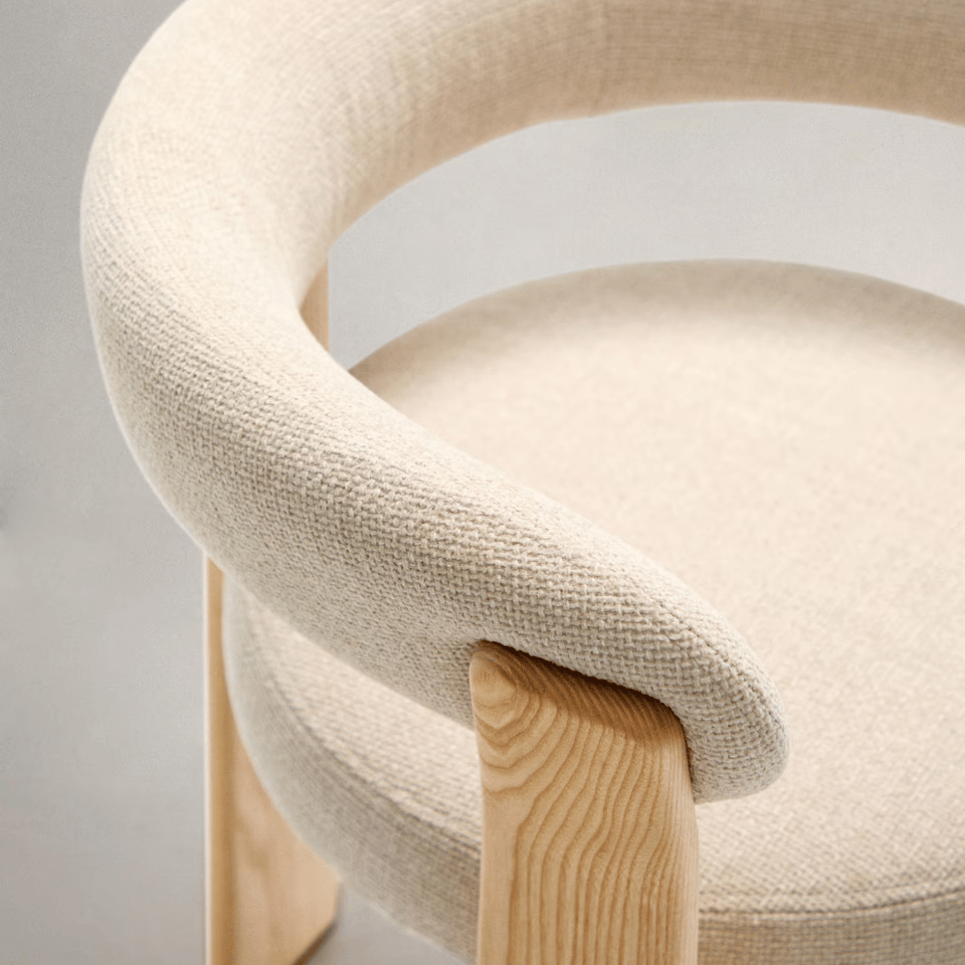 Chaise de salle à manger Mid-Century en frêne naturel avec mousse haute densité et pieds en bois pour salle à manger