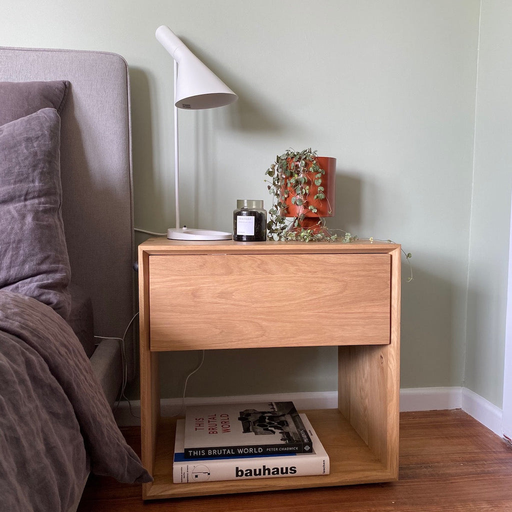 Table de chevet en chêne pour chambre à coucher