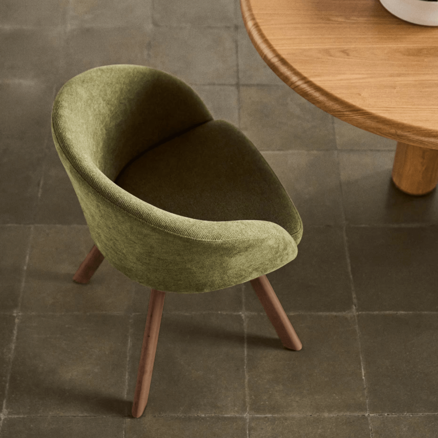 Chaise de salle à manger pivotante Mid-Century en noyer vert avec pieds en bois