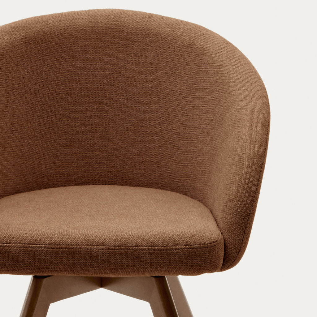 Chaise de salle à manger pivotante en noyer avec pieds en bois de style Mid-Century