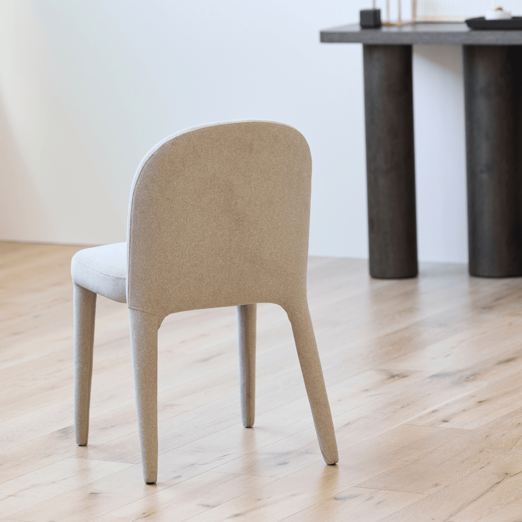 Chaise de salle à manger minimaliste en lin couleur sable