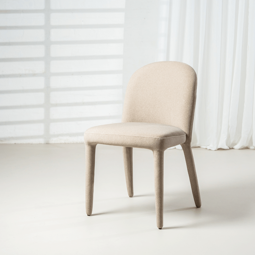 Chaise de salle à manger minimaliste en lin couleur sable