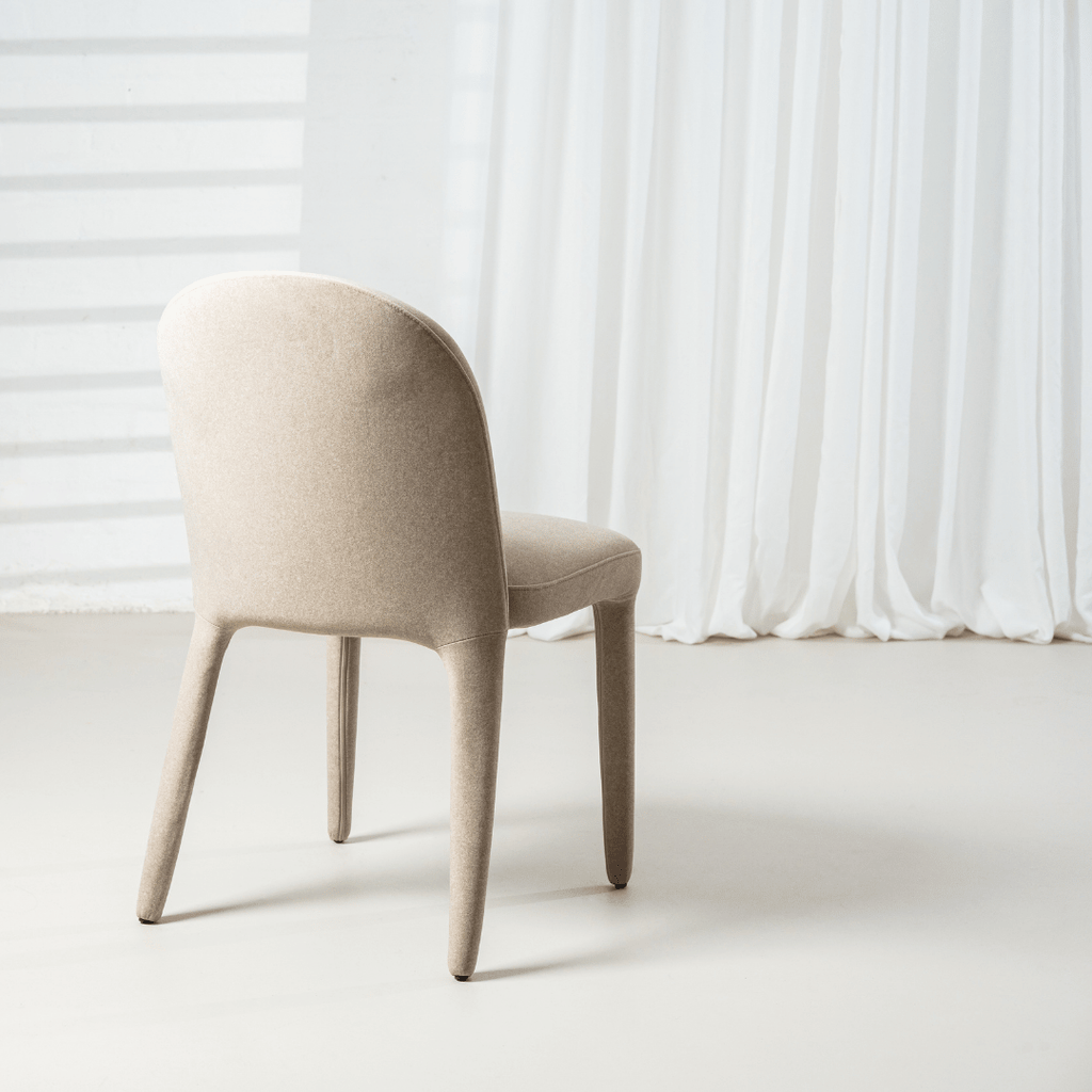 Chaise de salle à manger minimaliste en lin couleur sable