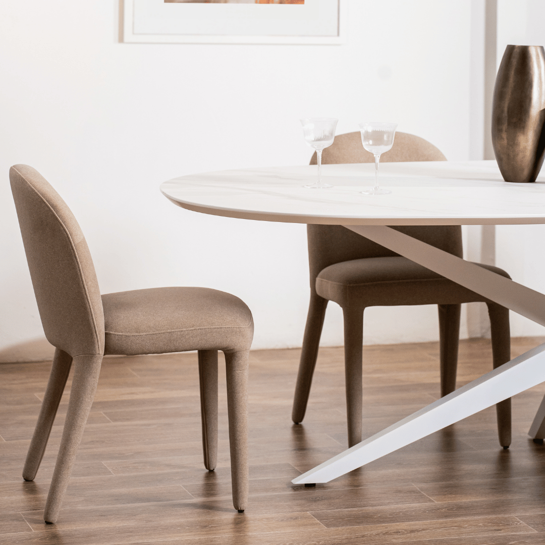 Chaise de salle à manger minimaliste en lin couleur sable