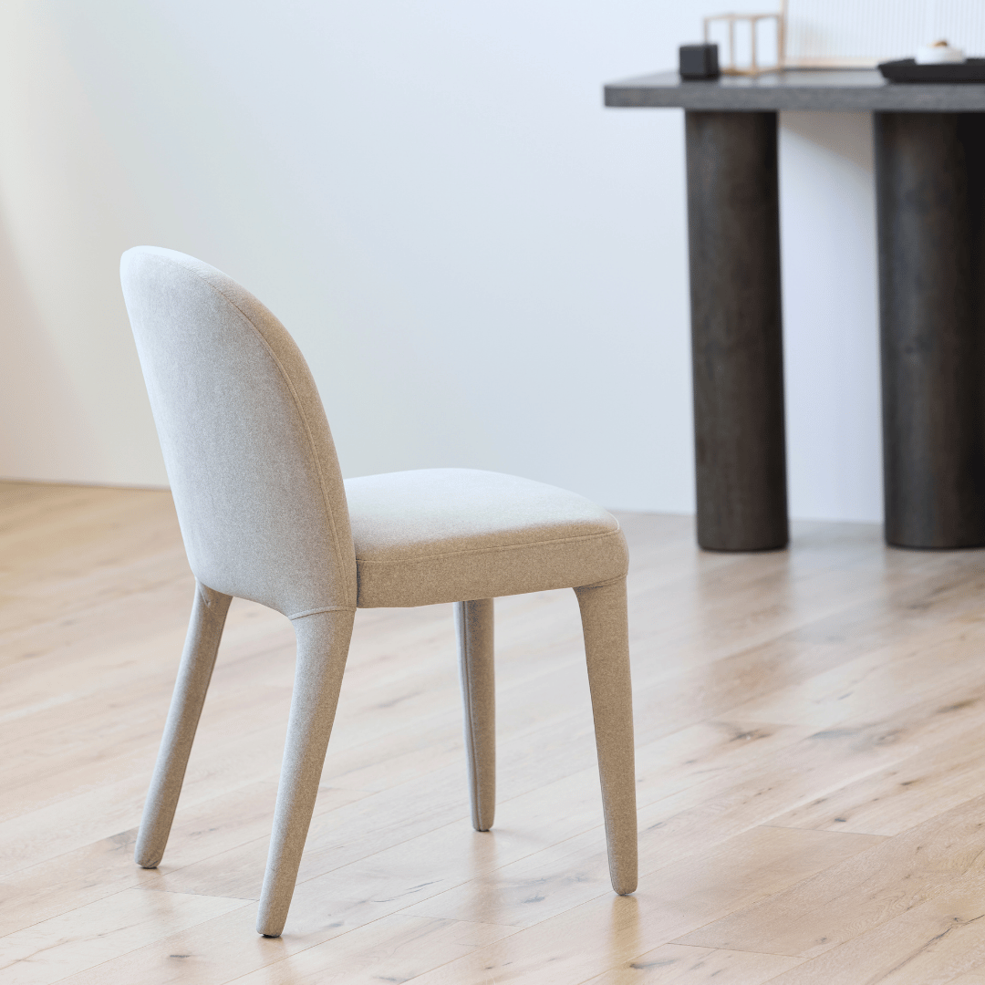 Chaise de salle à manger minimaliste en lin couleur sable