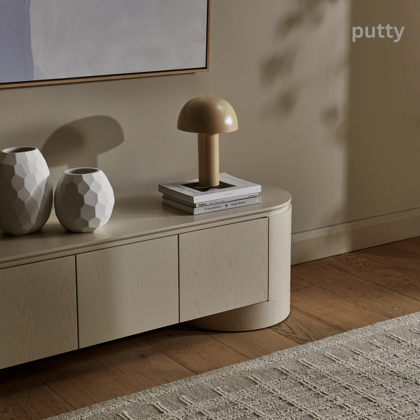 Meuble TV minimaliste en chêne noir pour salon